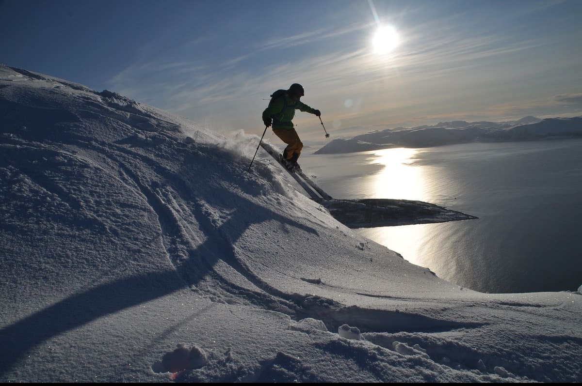 Single Ski Snowboard.jpg