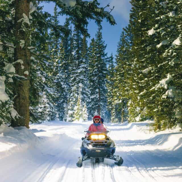 sneeuwscooter groepsreis singlereis zweden